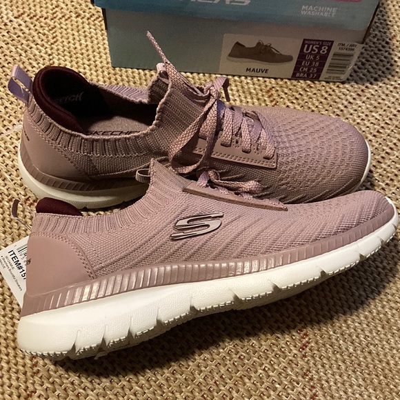 Skechers Shoes - SKECHERS Memory Foam Brand New In Box Beautiful Mauve Color. Machine Washable ♥️